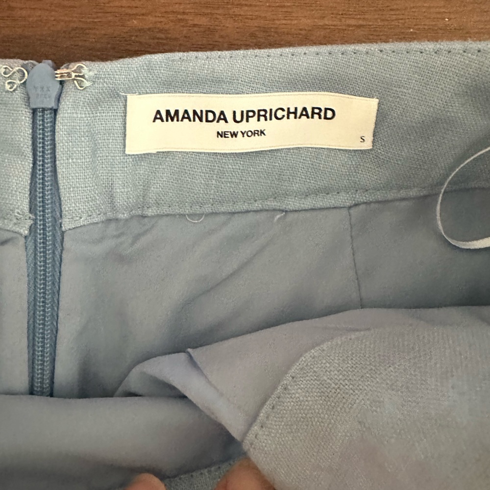 REVOLVE Linen Pembroke Blazer in Sky Blue
Amanda Uprichard π FLAW π 100% linen - Picture 8 of 9